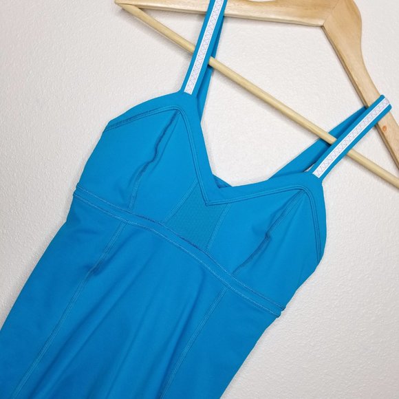 PICK 3 FOR $20 Lululemon Reflective Blue Running Tank Top Shirt Size 4 - Picture 2 of 6